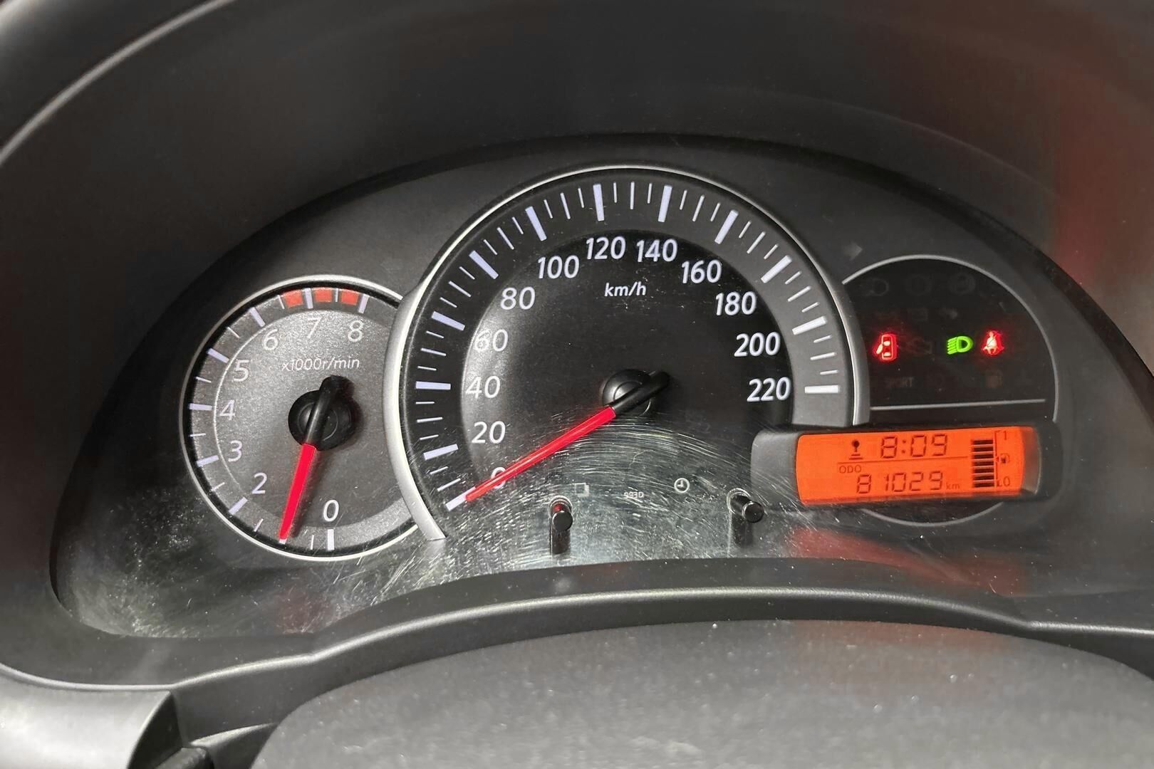 Nissan Micra iso kuva 17