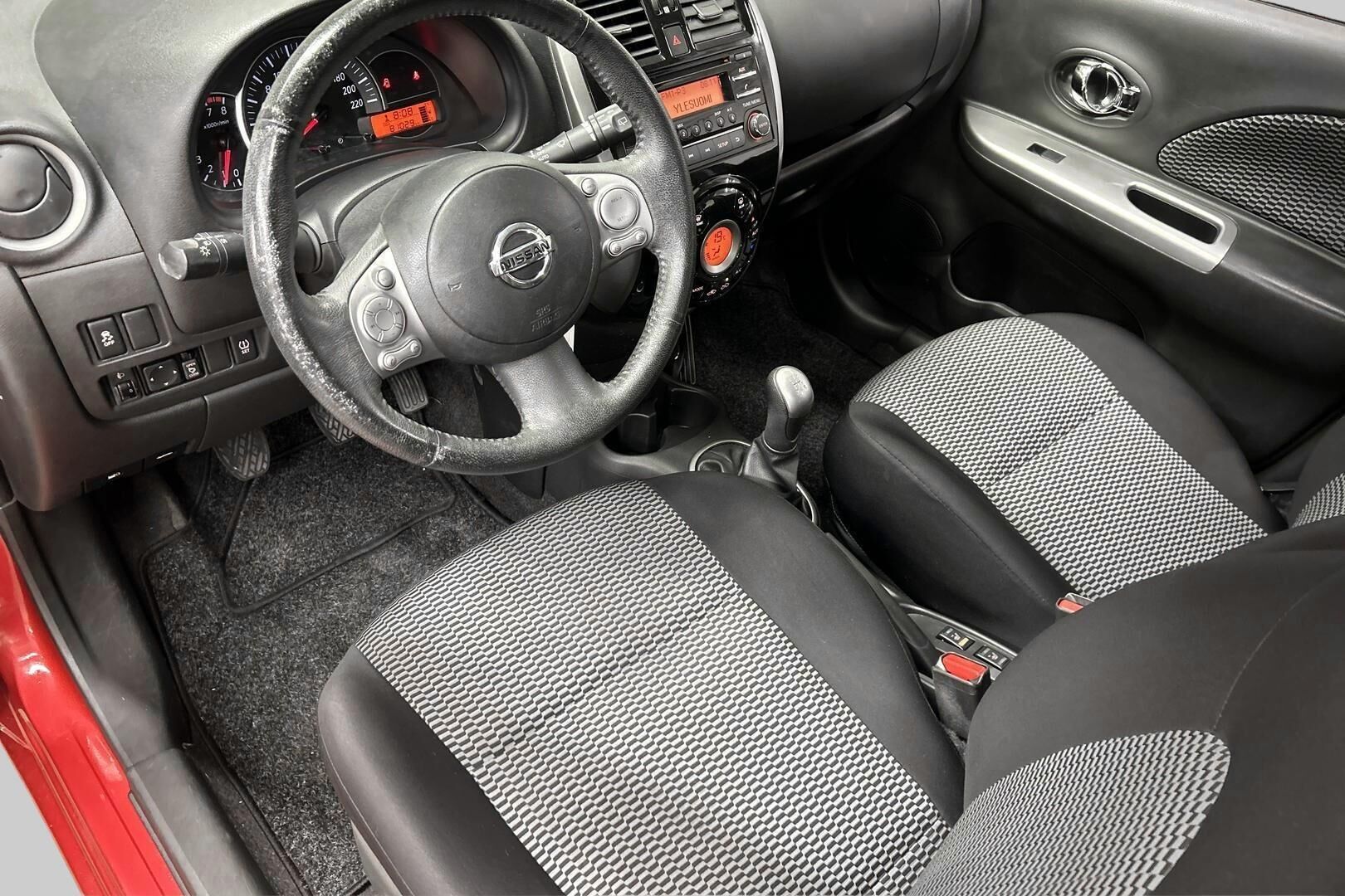 Nissan Micra iso kuva 9