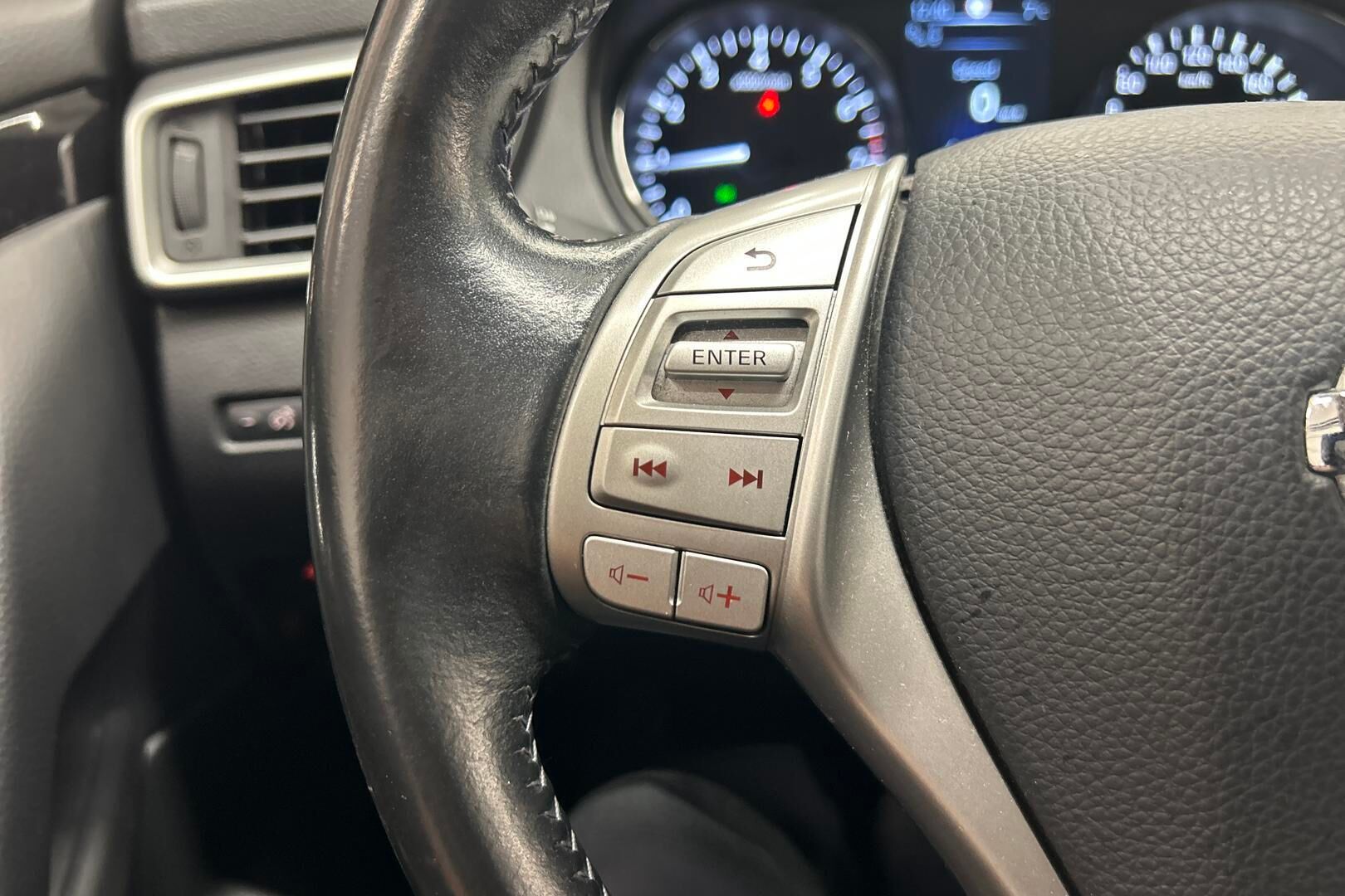 Nissan Qashqai iso kuva 15