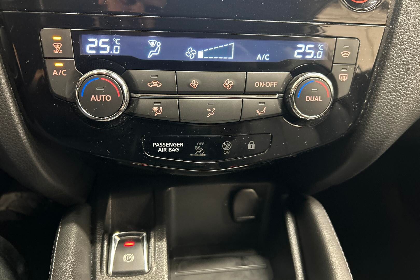 Nissan Qashqai iso kuva 18