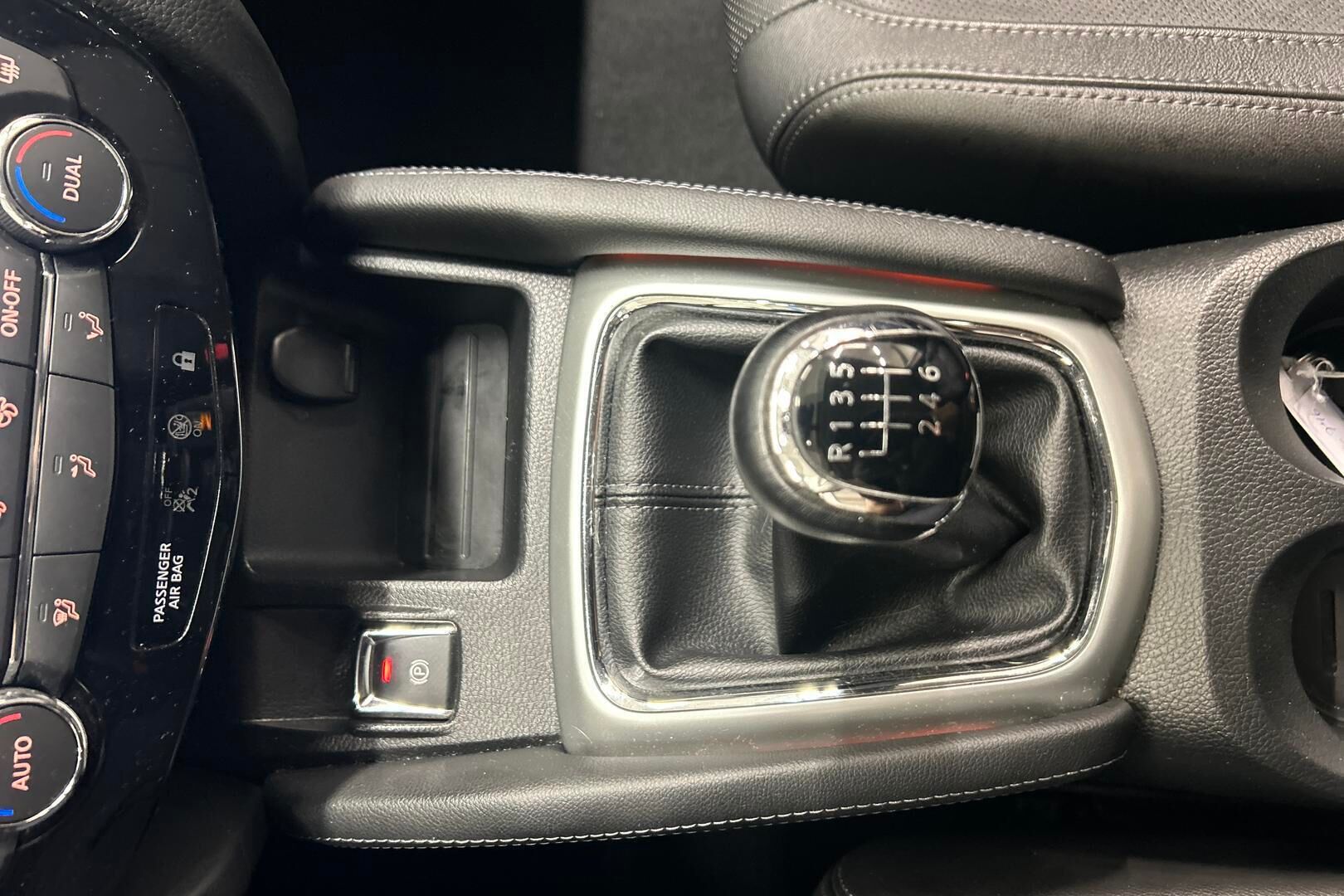 Nissan Qashqai iso kuva 19