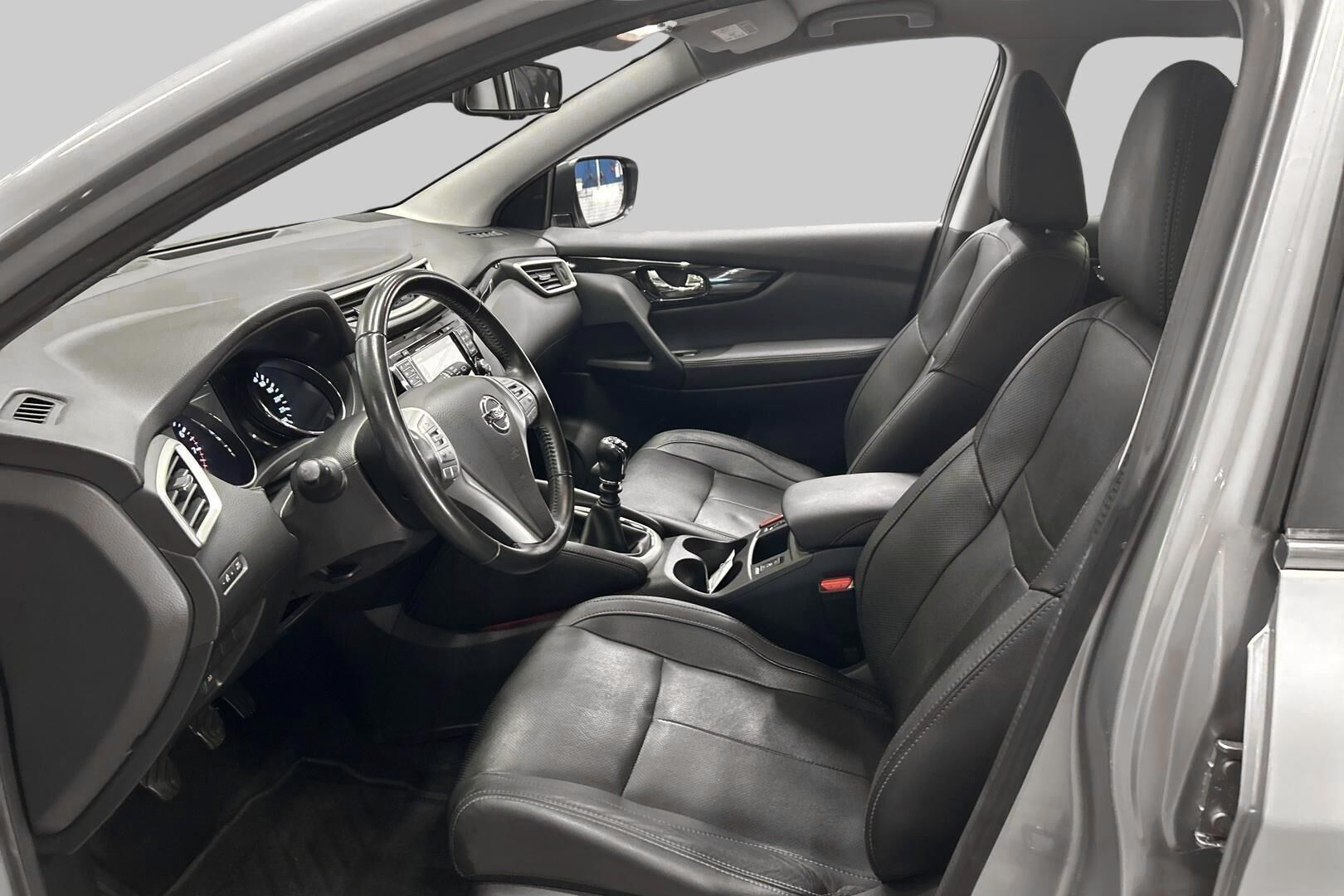 Nissan Qashqai iso kuva 9
