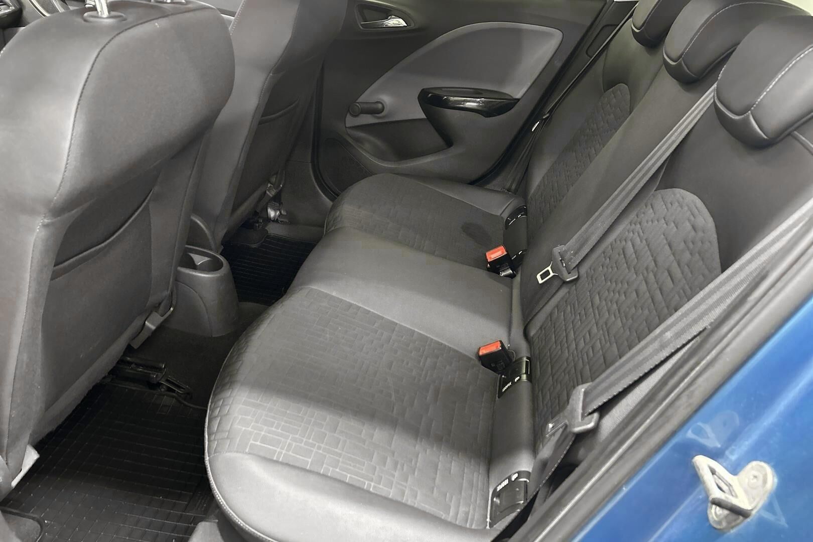 Opel Corsa iso kuva 10