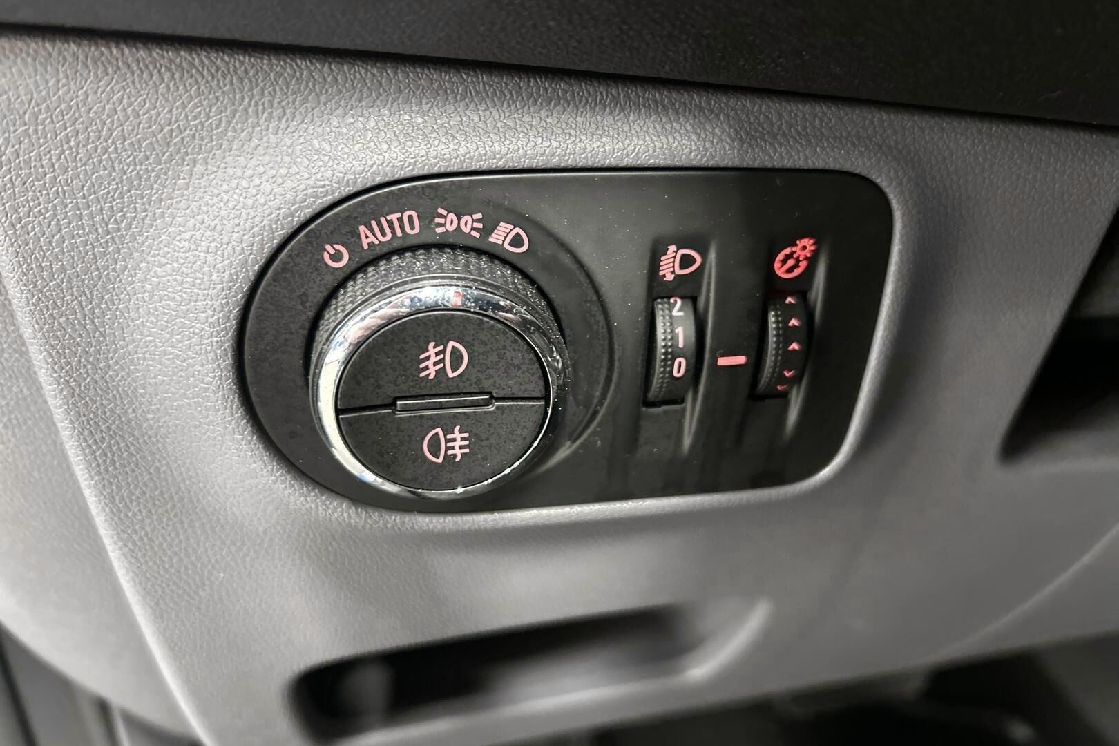 Opel Corsa iso kuva 15