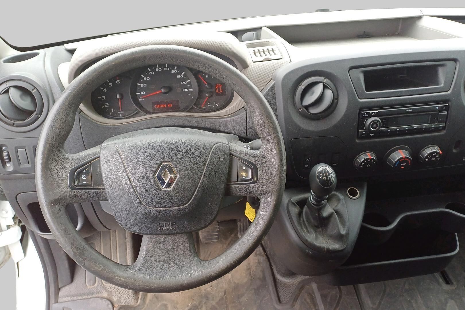 Renault Master iso kuva 1