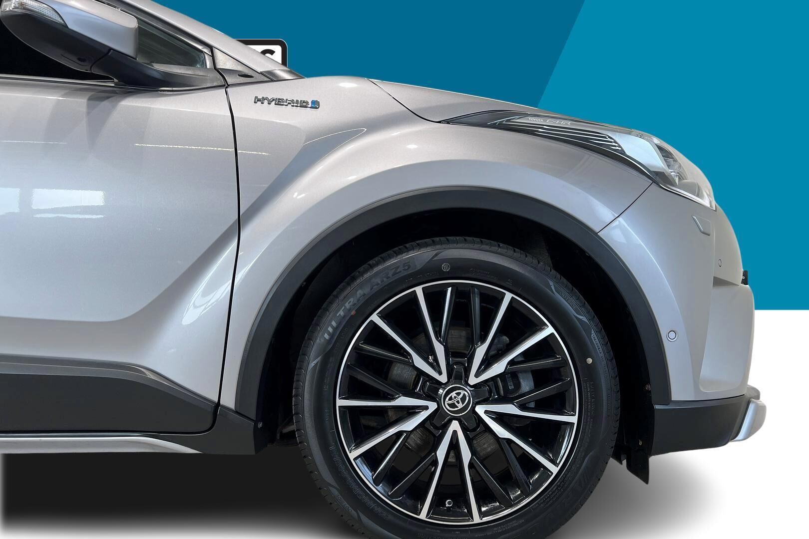 Toyota C-HR iso kuva 13