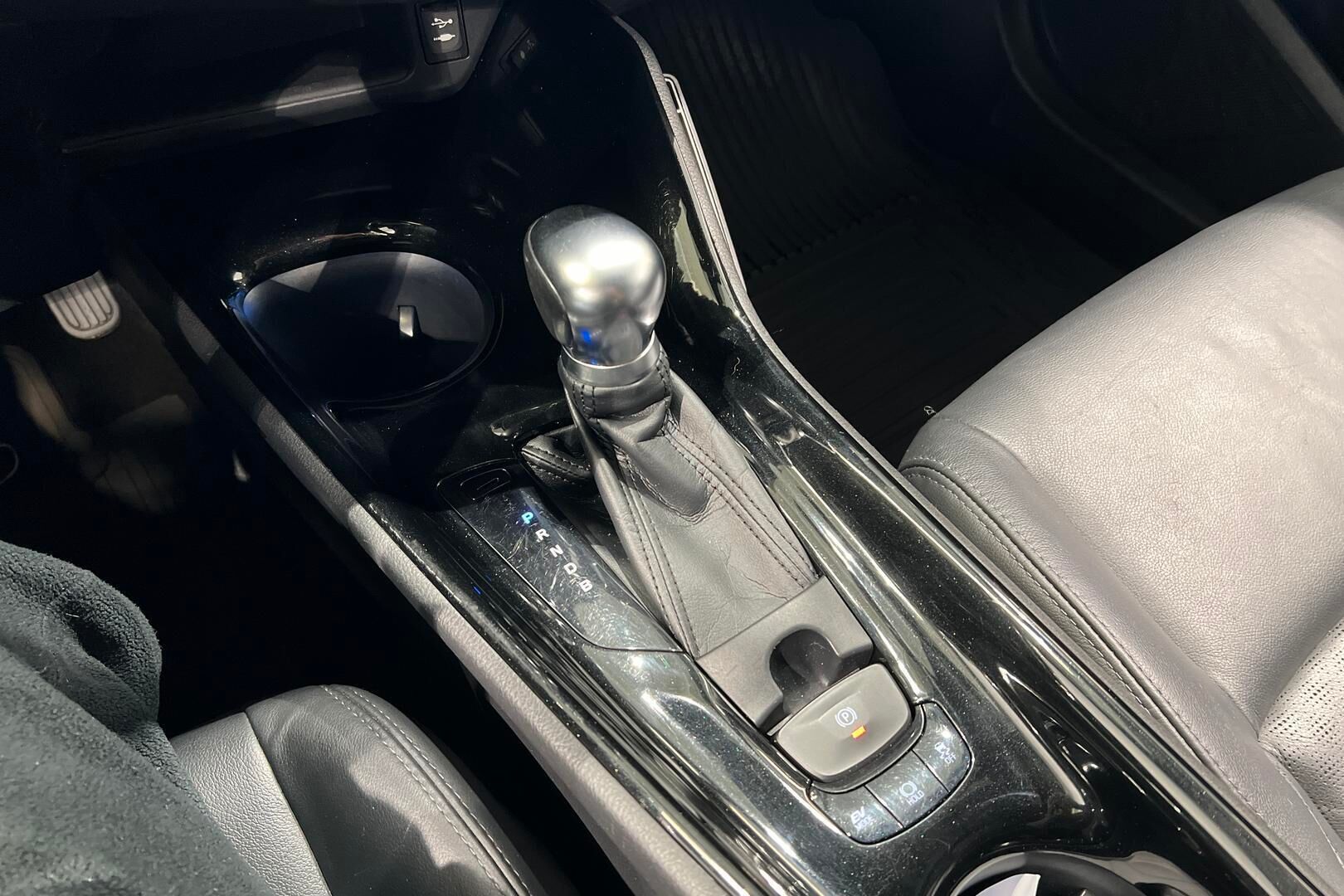 Toyota C-HR iso kuva 17