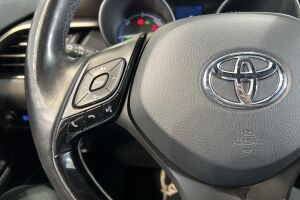 Toyota C-HR esikatselu 19