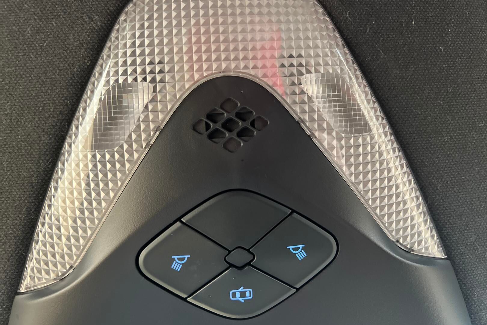 Toyota C-HR iso kuva 22