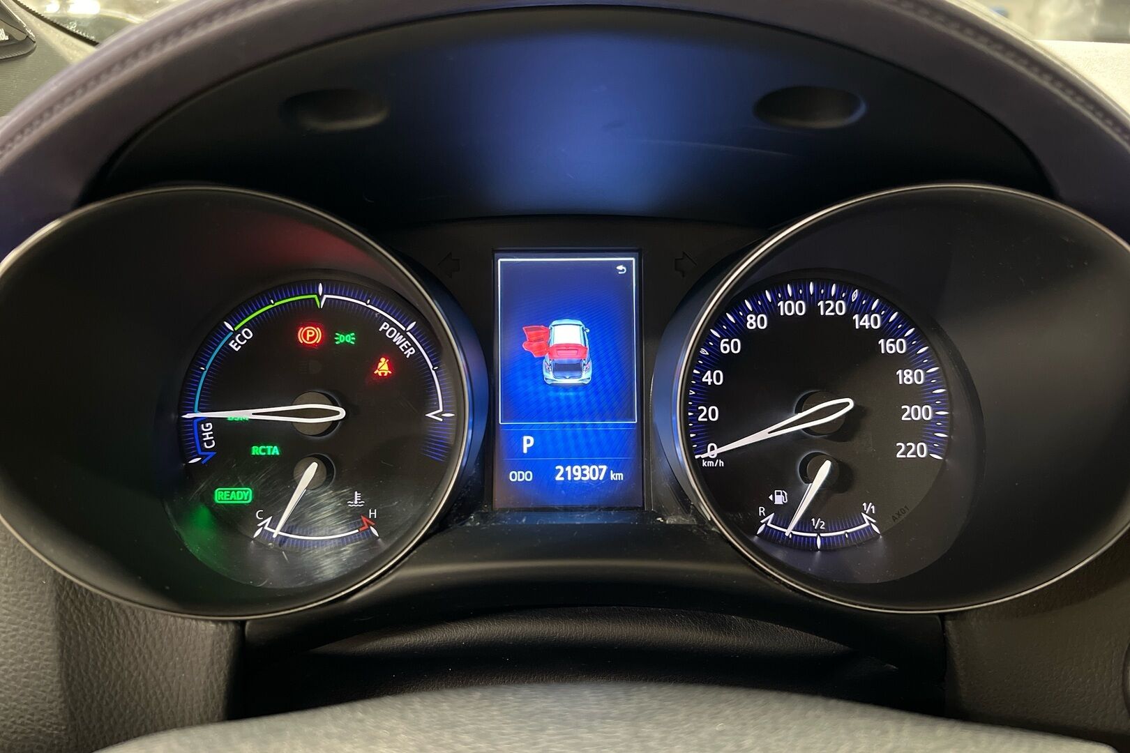 Toyota C-HR iso kuva 12