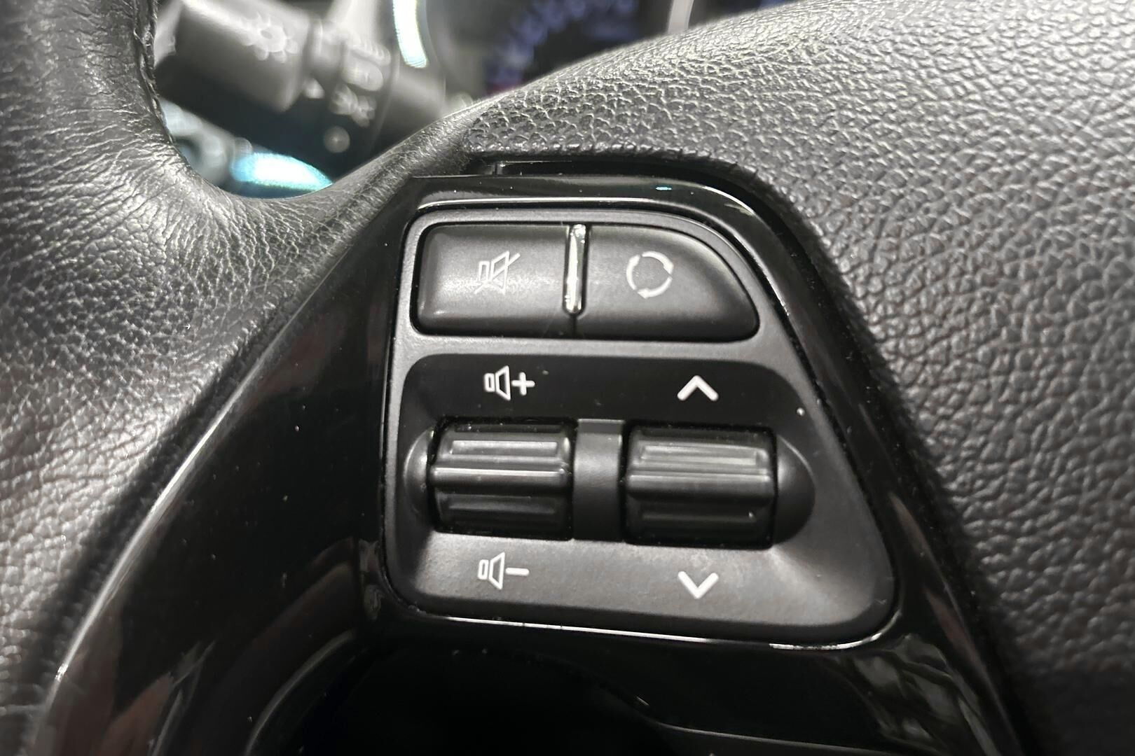 Kia cee'd iso kuva 14