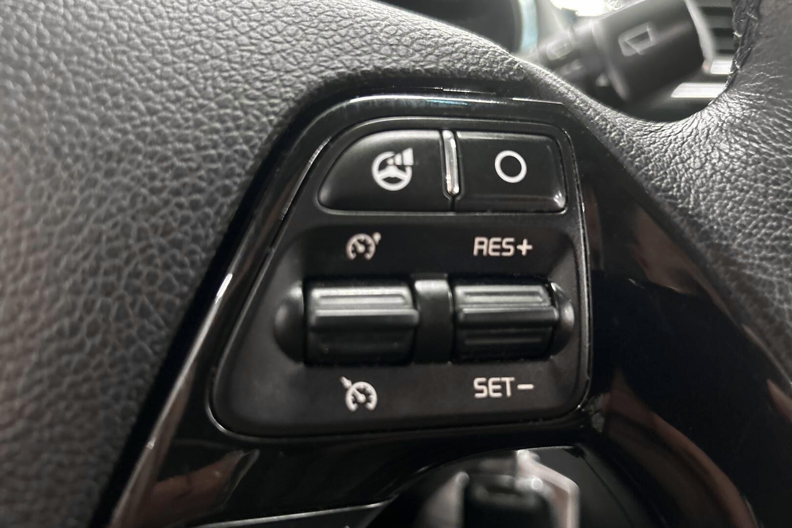 Kia cee'd iso kuva 15