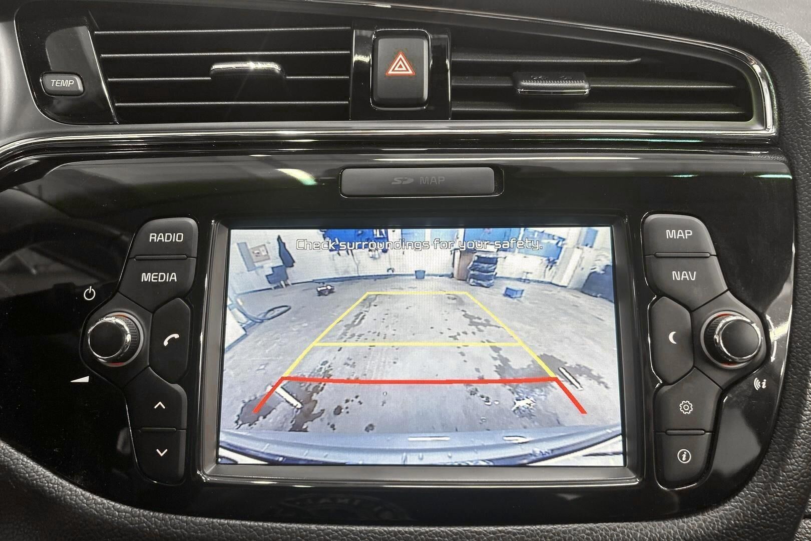 Kia cee'd iso kuva 17