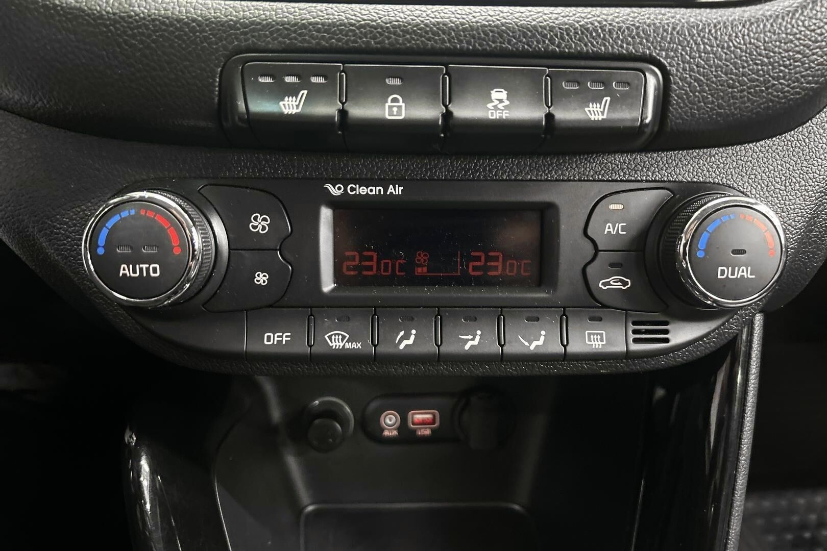 Kia cee'd iso kuva 18