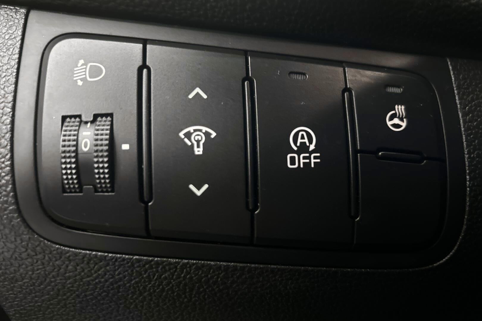 Kia cee'd iso kuva 23