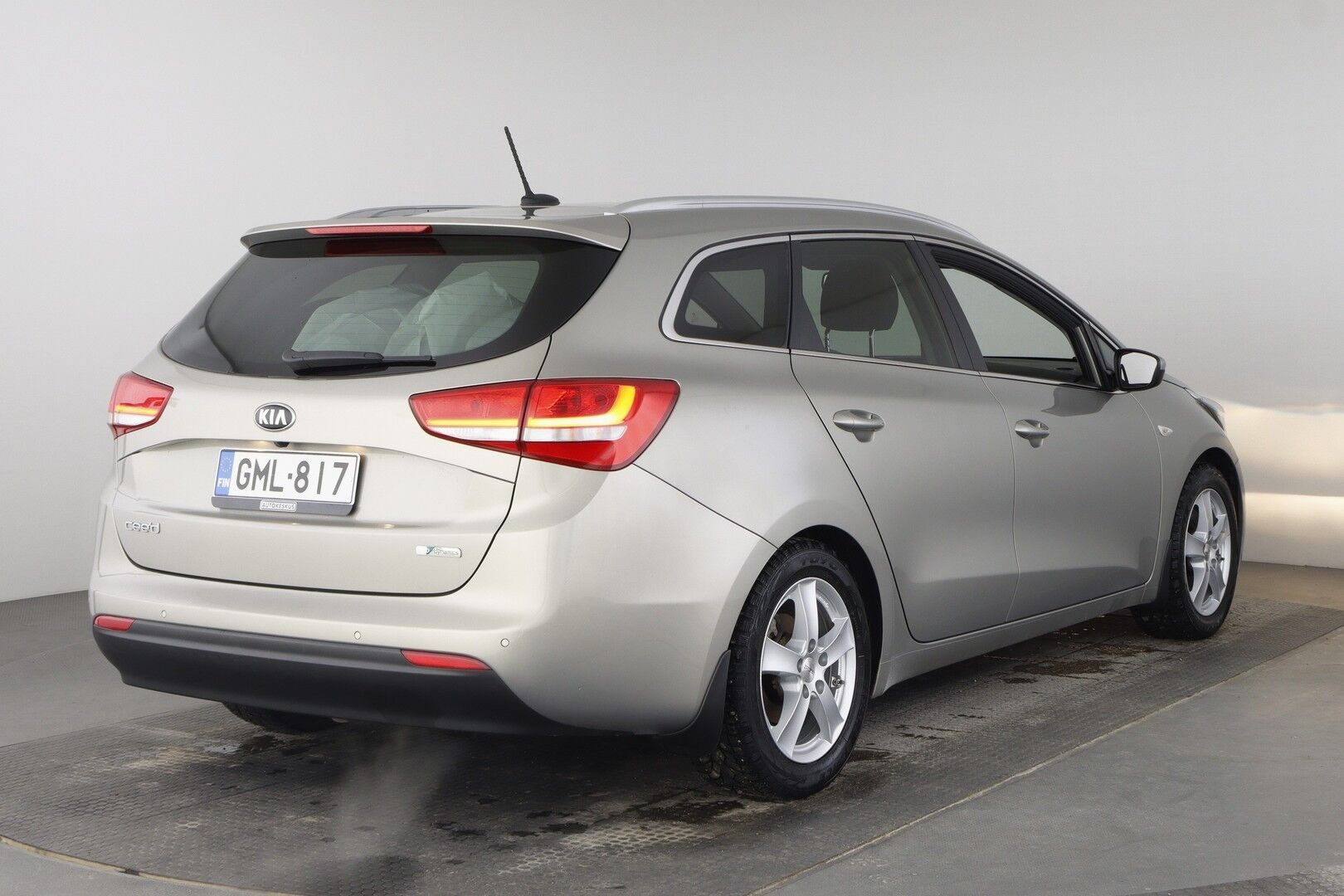 Kia cee'd iso kuva 3