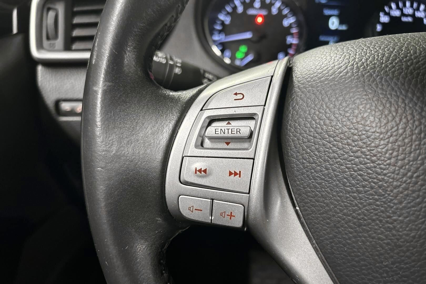 Nissan Qashqai iso kuva 17