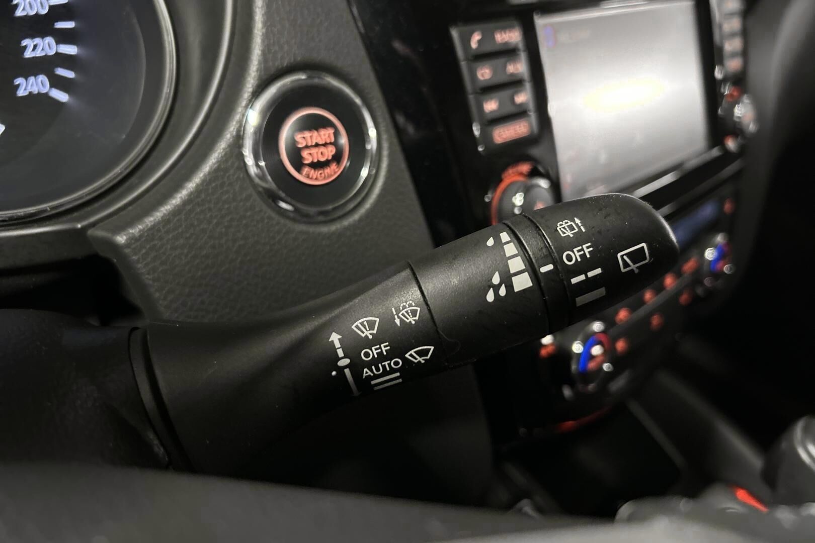 Nissan Qashqai iso kuva 18