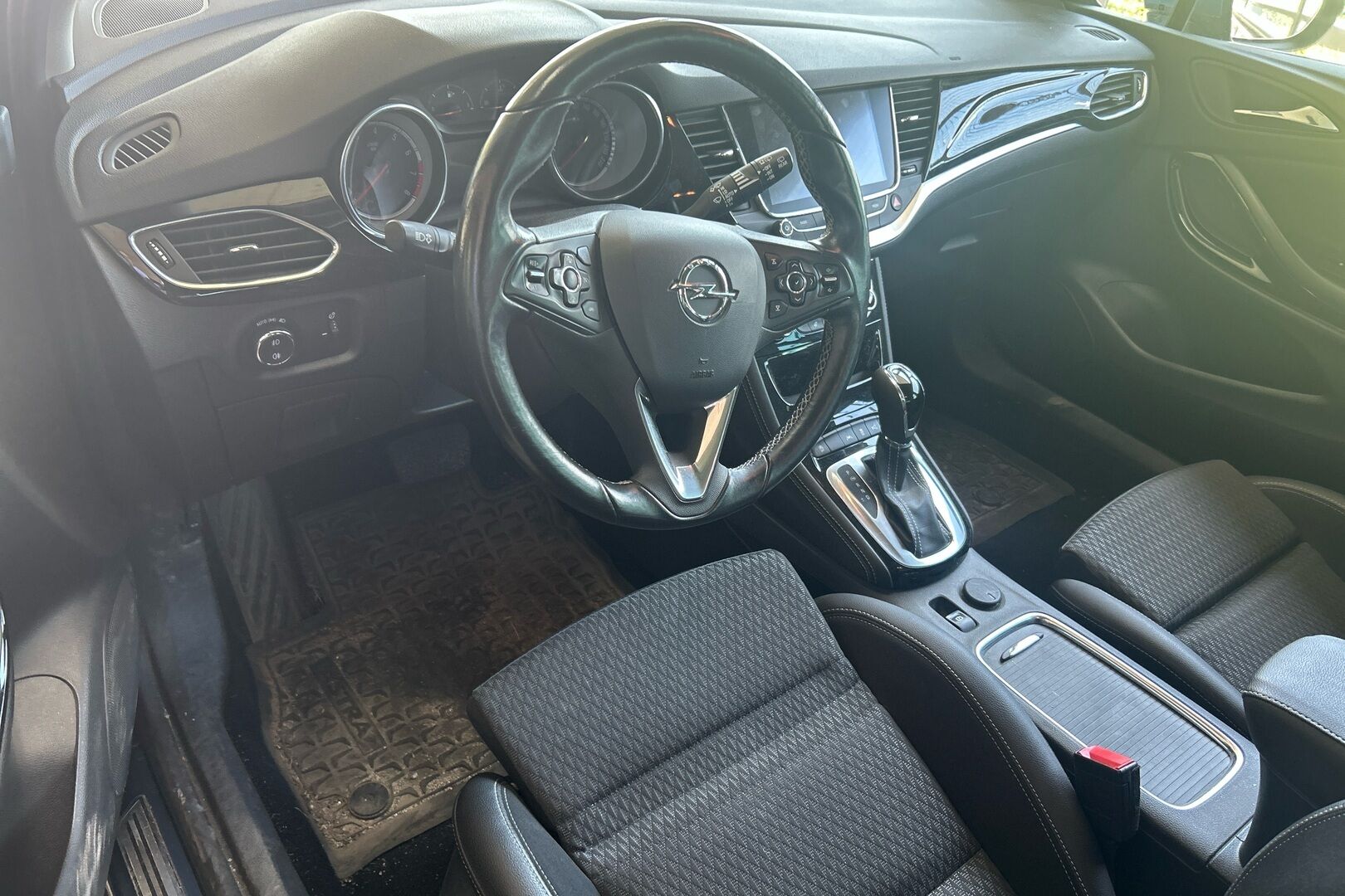 Opel Astra iso kuva 1