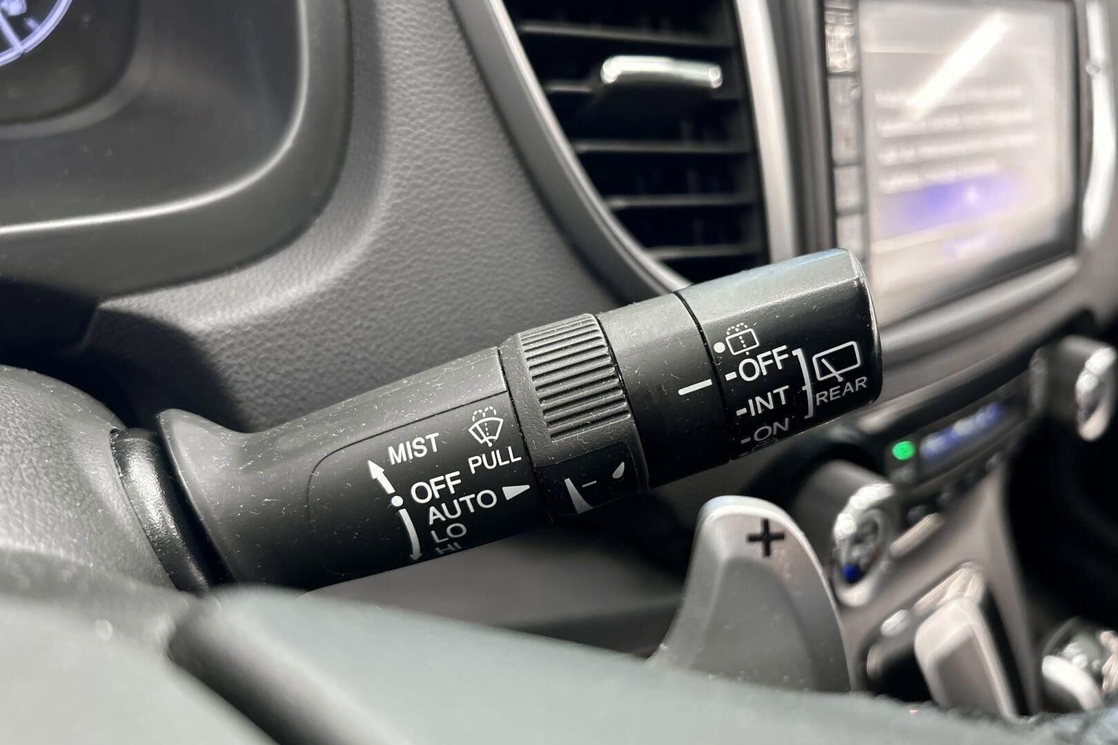 Honda CR-V iso kuva 16