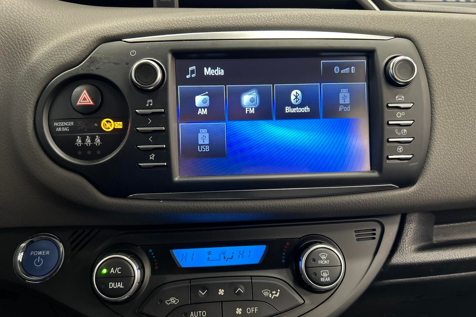 Toyota Yaris iso kuva 17