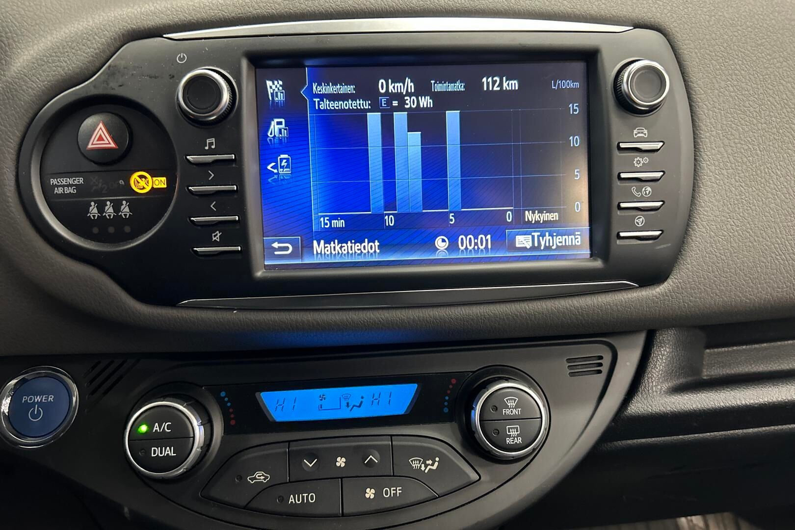 Toyota Yaris iso kuva 18