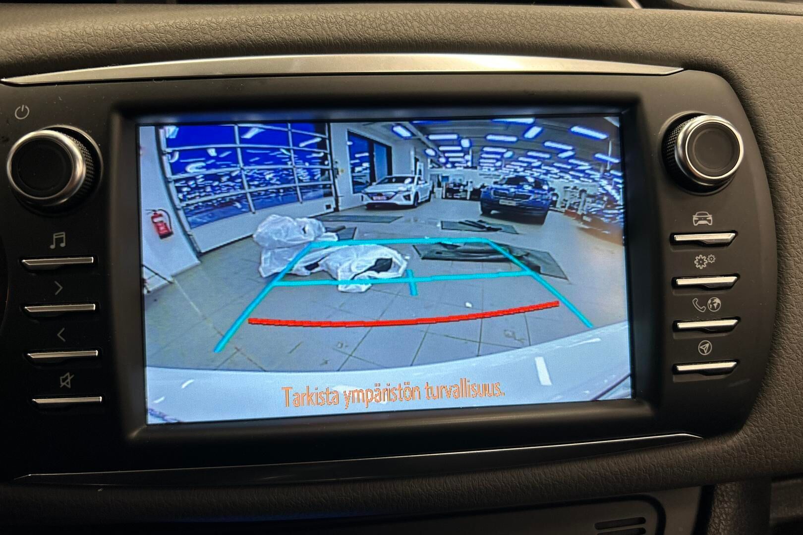 Toyota Yaris iso kuva 19