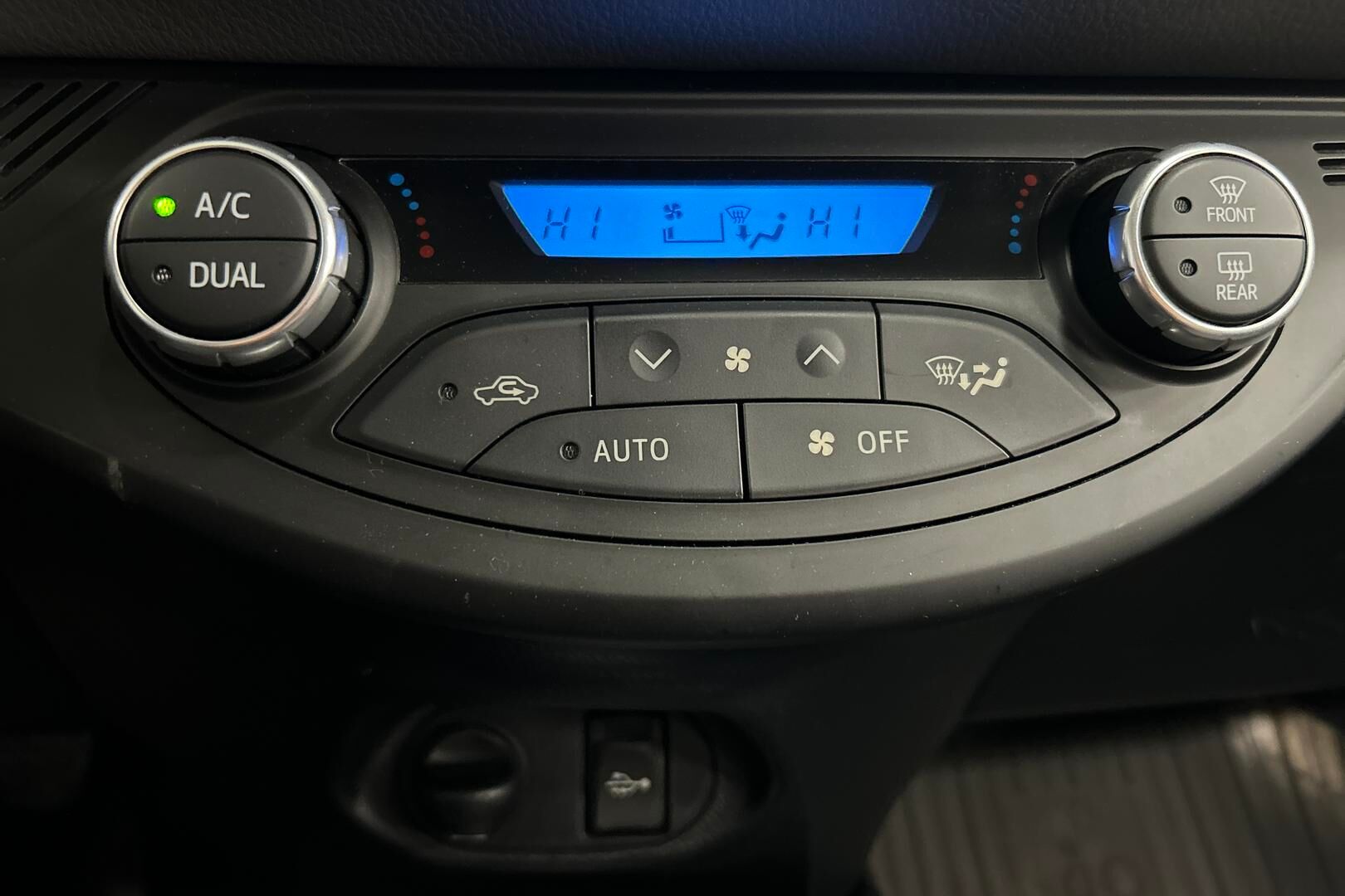 Toyota Yaris iso kuva 20