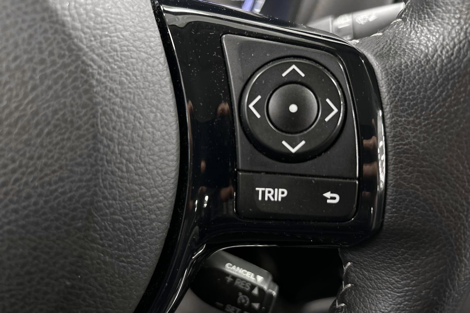 Toyota Yaris iso kuva 24