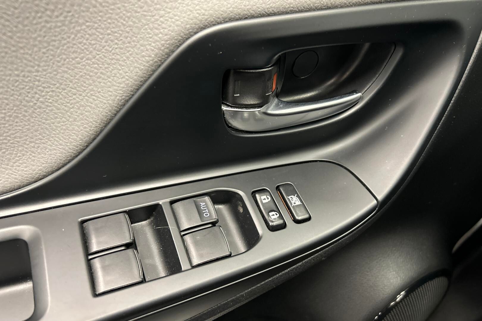 Toyota Yaris iso kuva 26