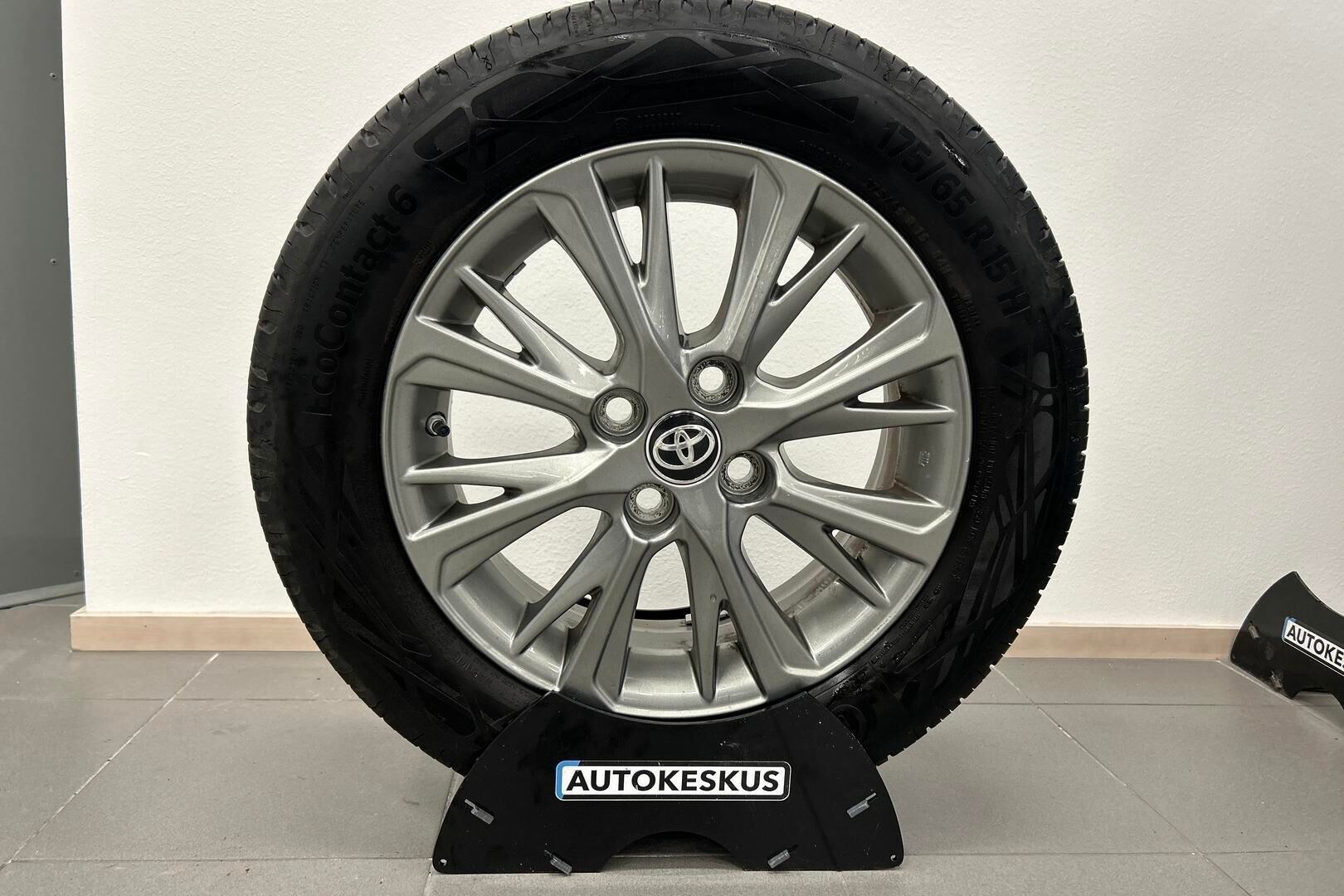 Toyota Yaris iso kuva 27