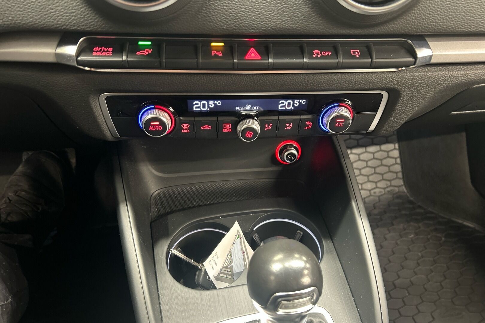 Audi A3 iso kuva 15