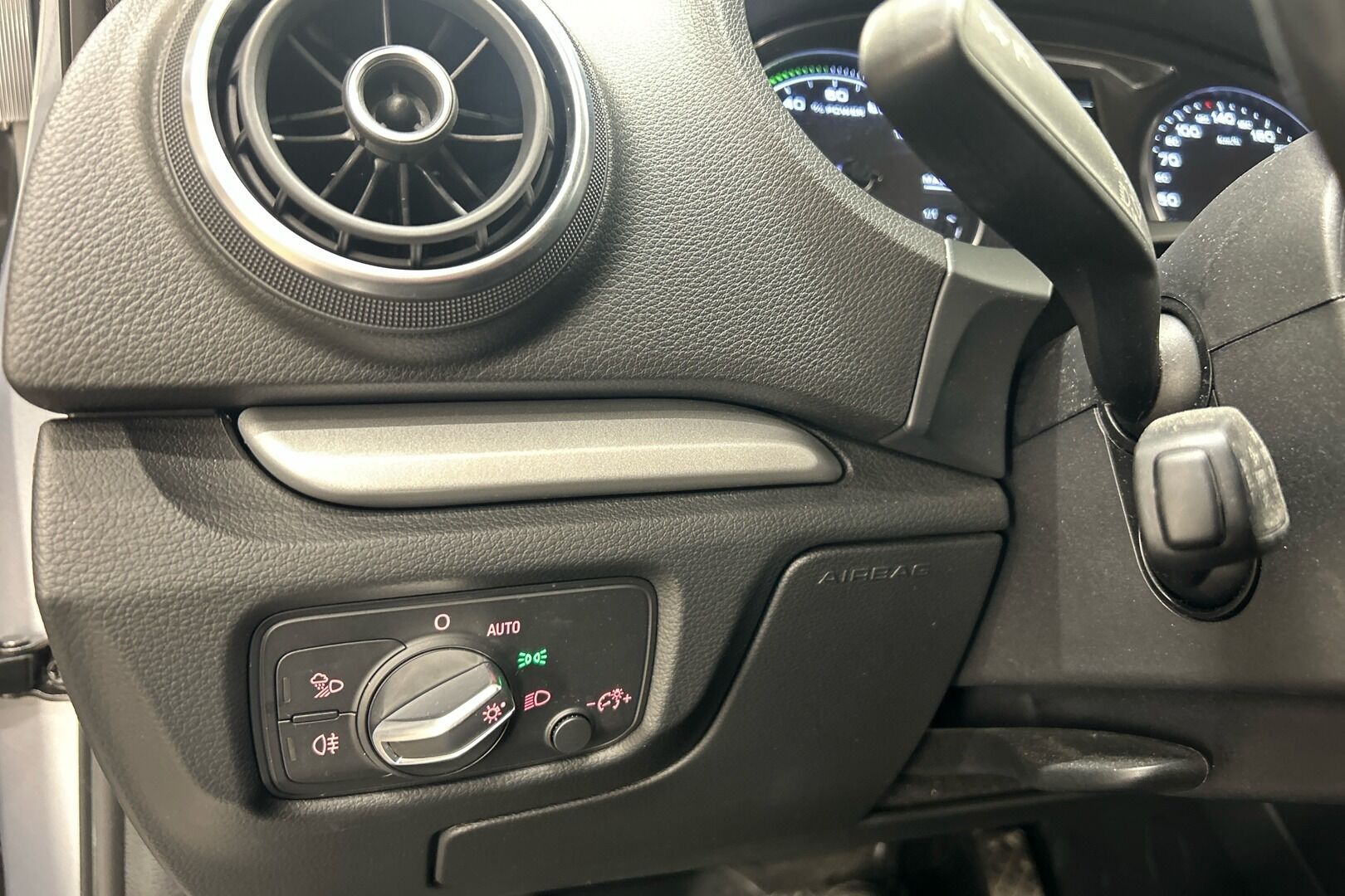 Audi A3 iso kuva 17