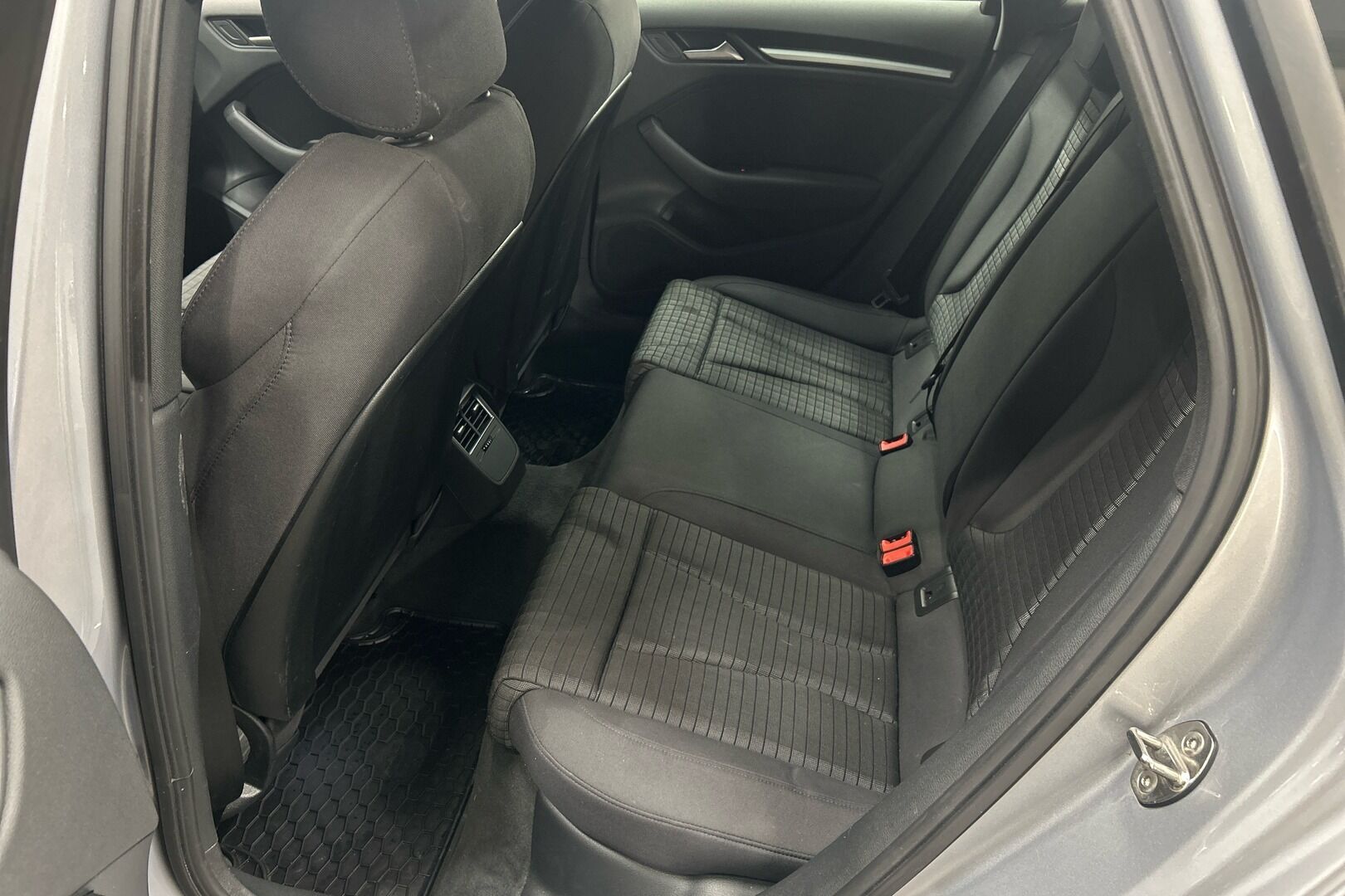Audi A3 iso kuva 8