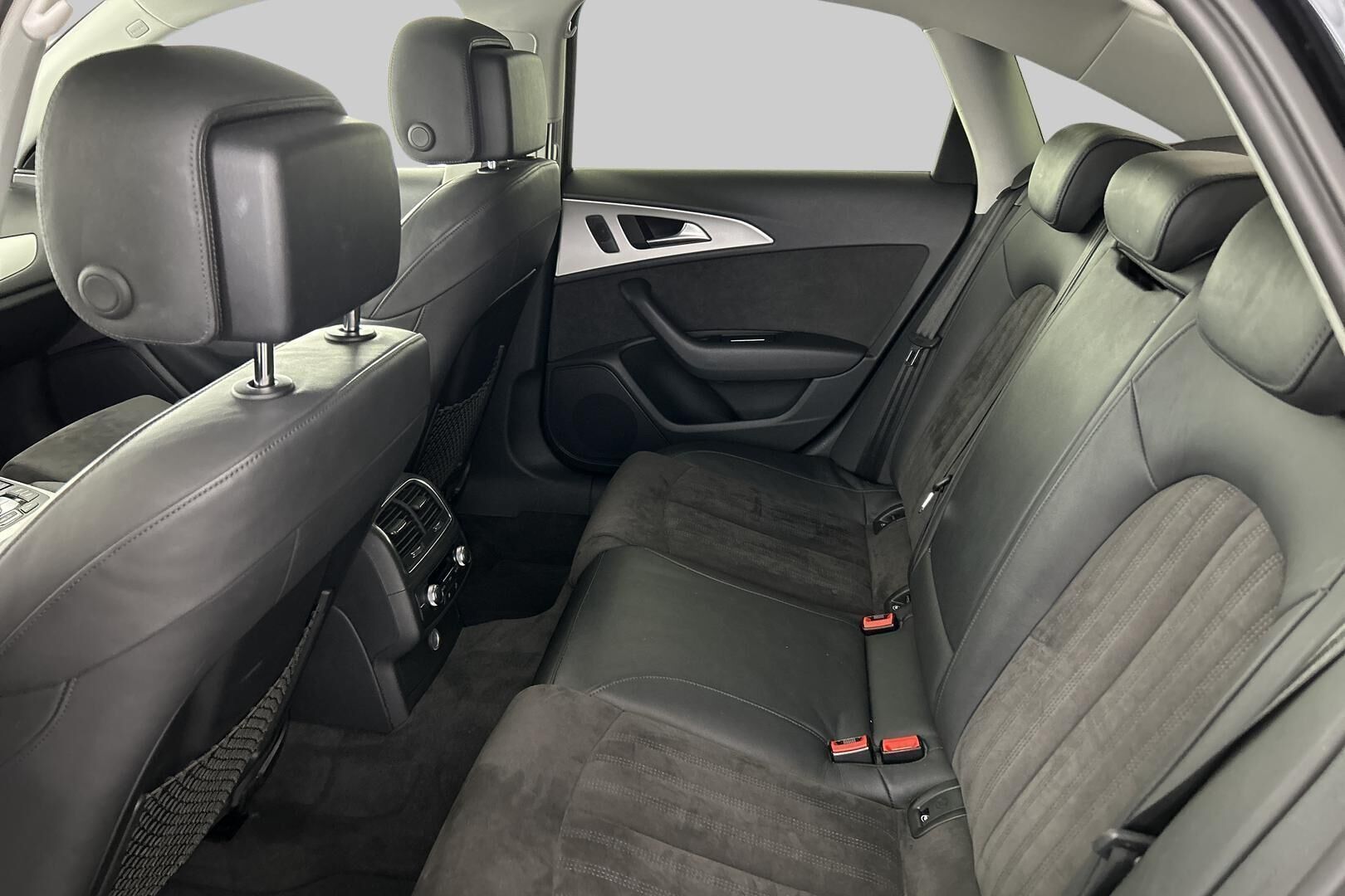 Audi A6 iso kuva 10
