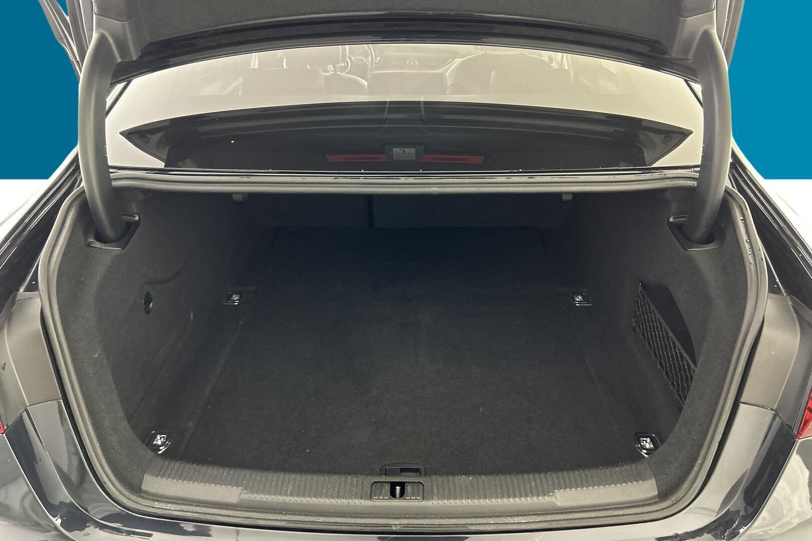 Audi A6 iso kuva 12