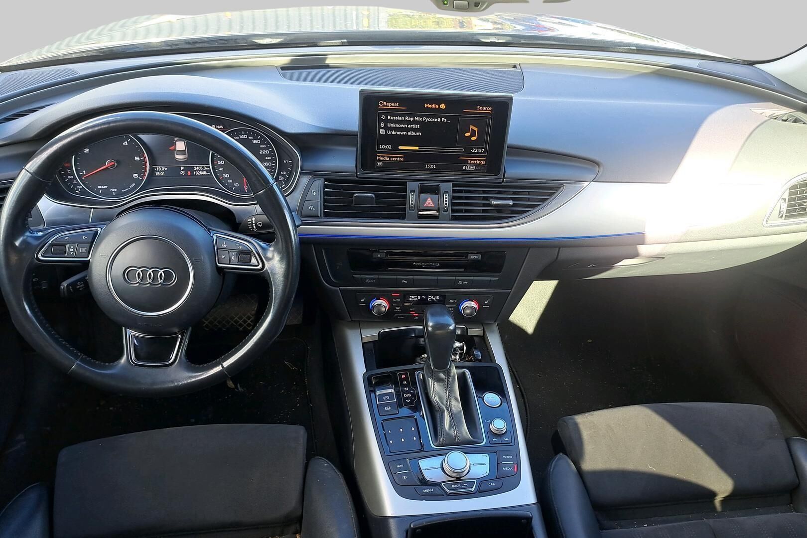 Audi A6 iso kuva 2