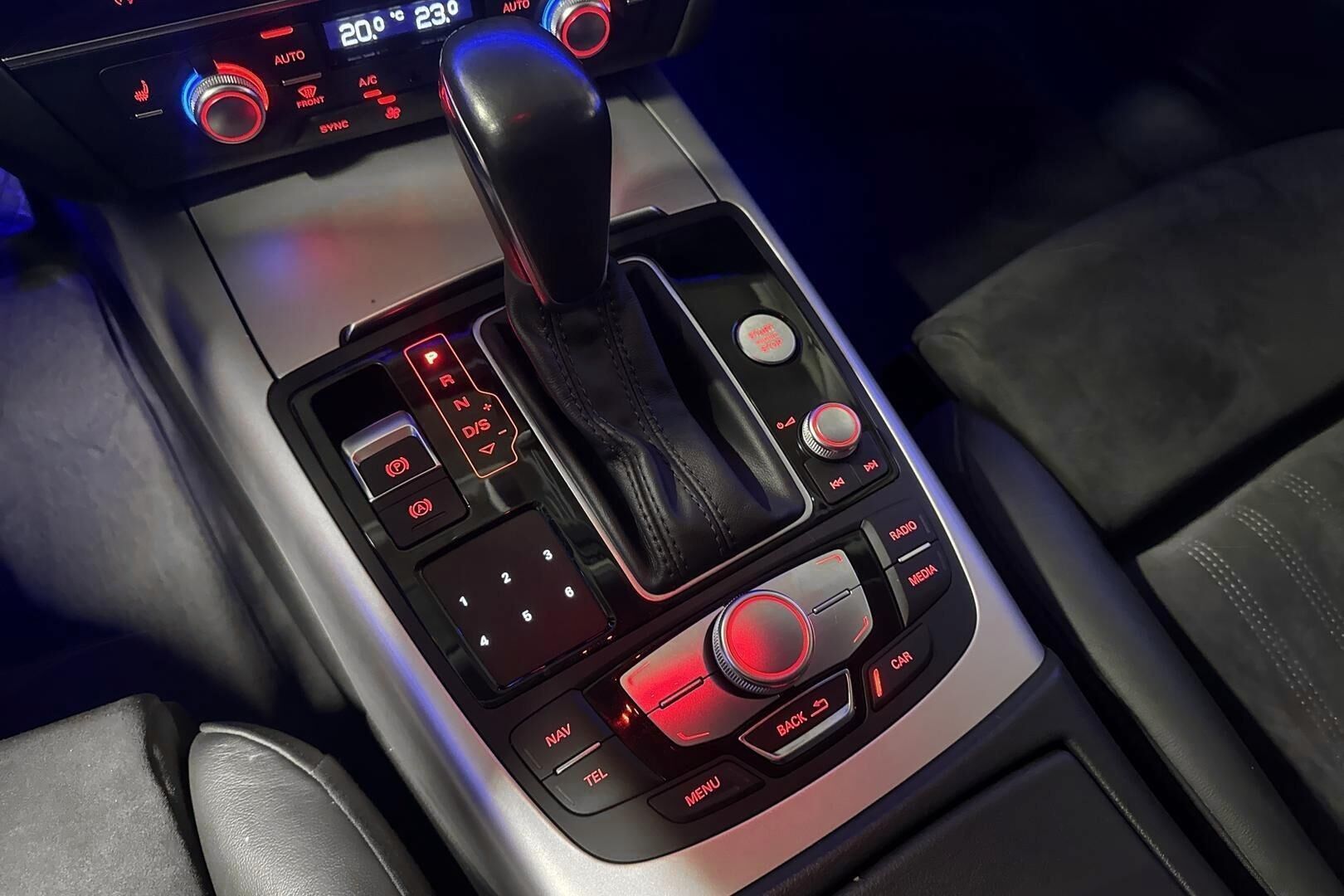 Audi A6 iso kuva 23