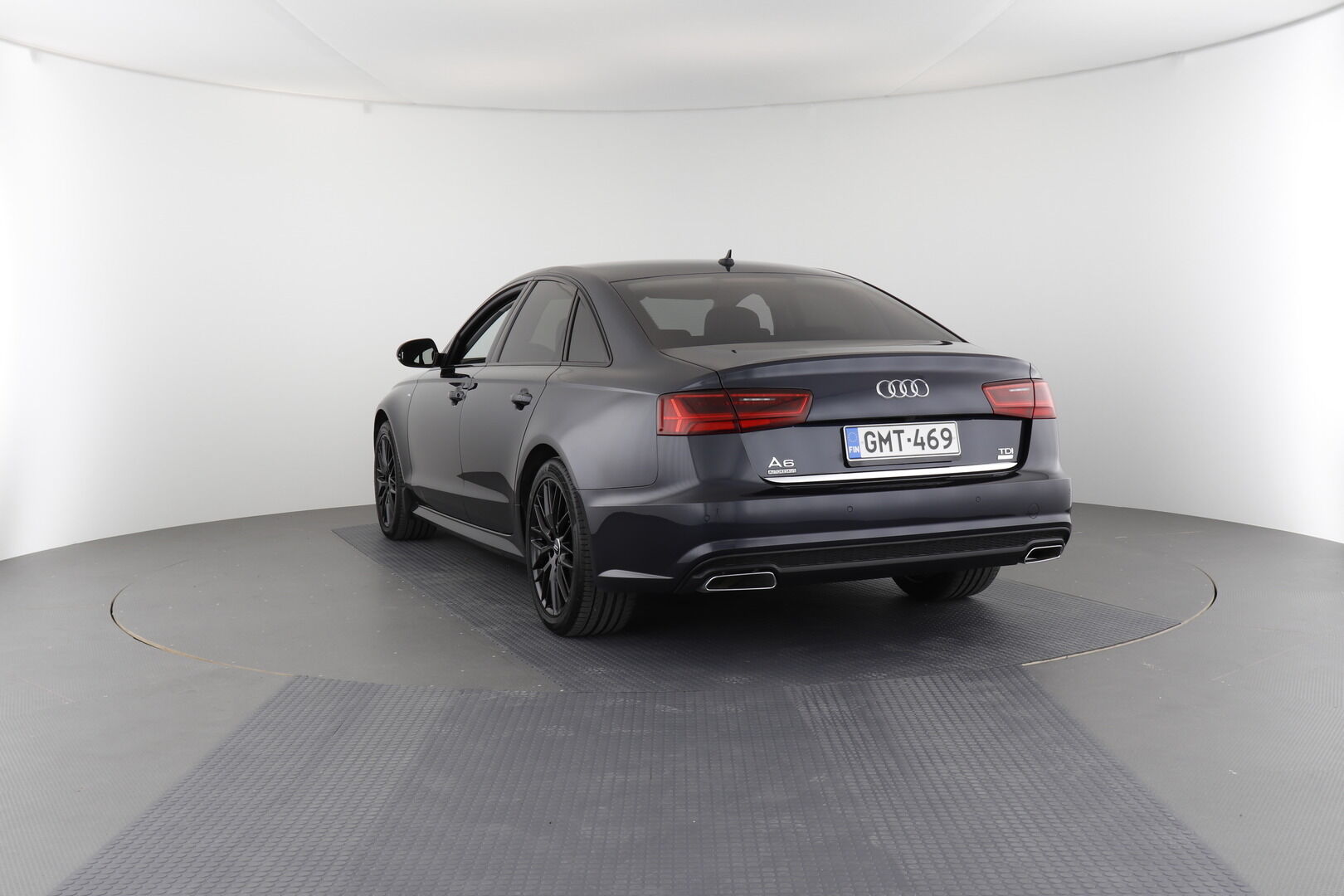 Audi A6 iso kuva 3