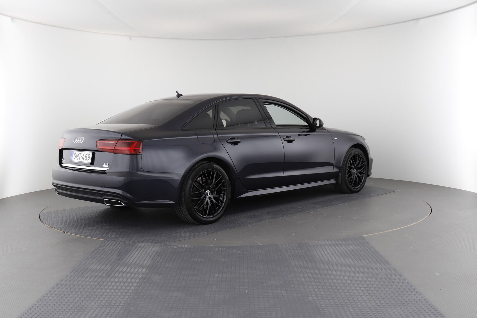 Audi A6 iso kuva 5