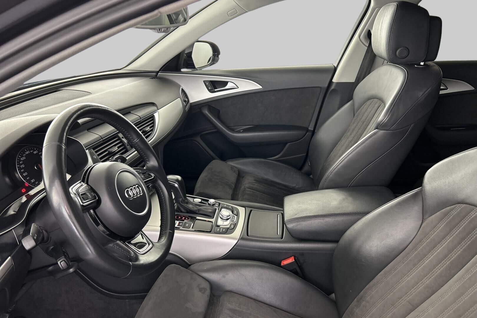 Audi A6 iso kuva 9