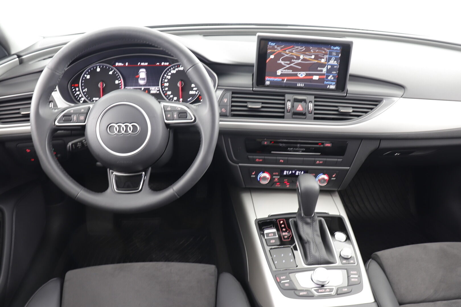 Audi A6 iso kuva 8