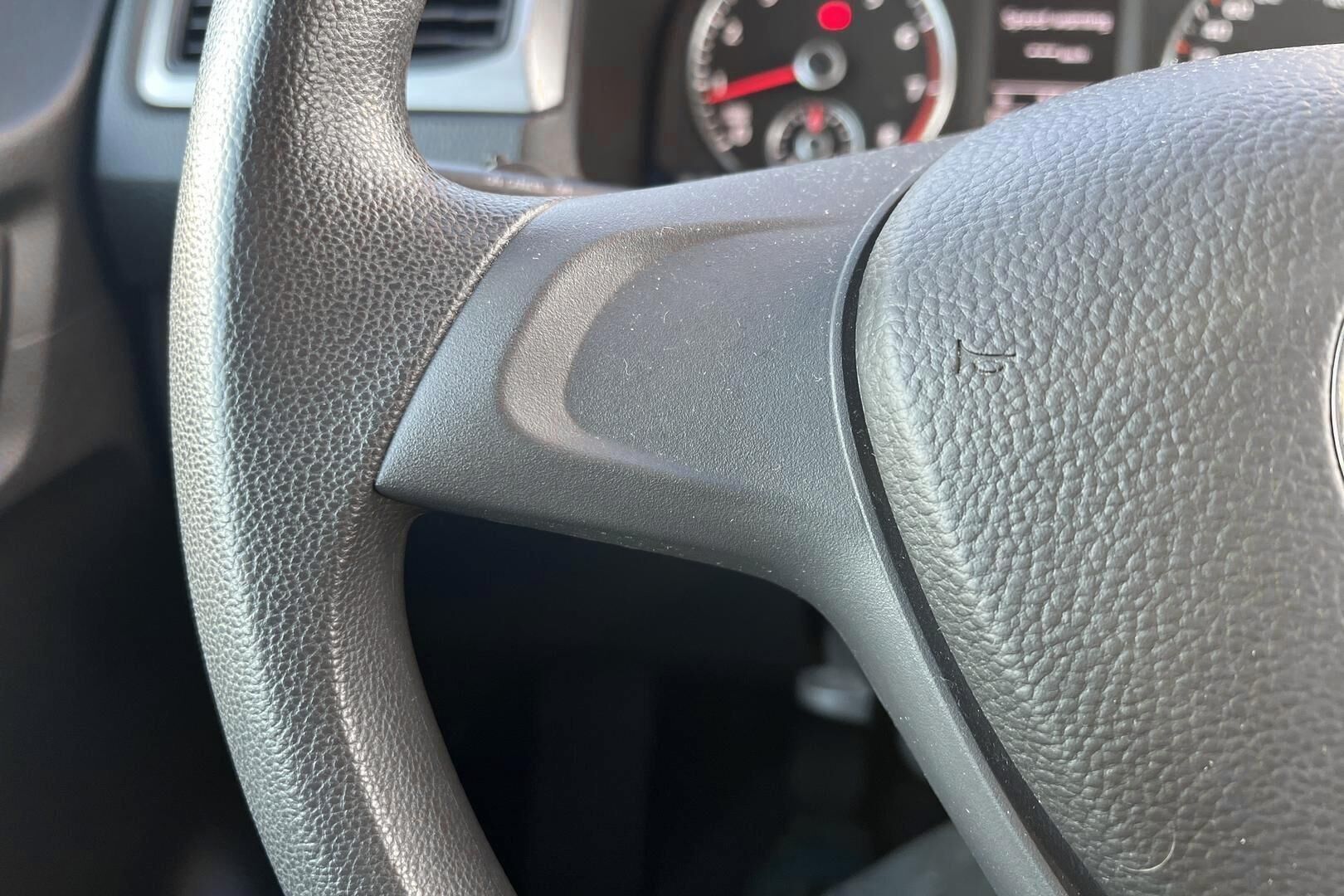 Volkswagen Caddy iso kuva 19