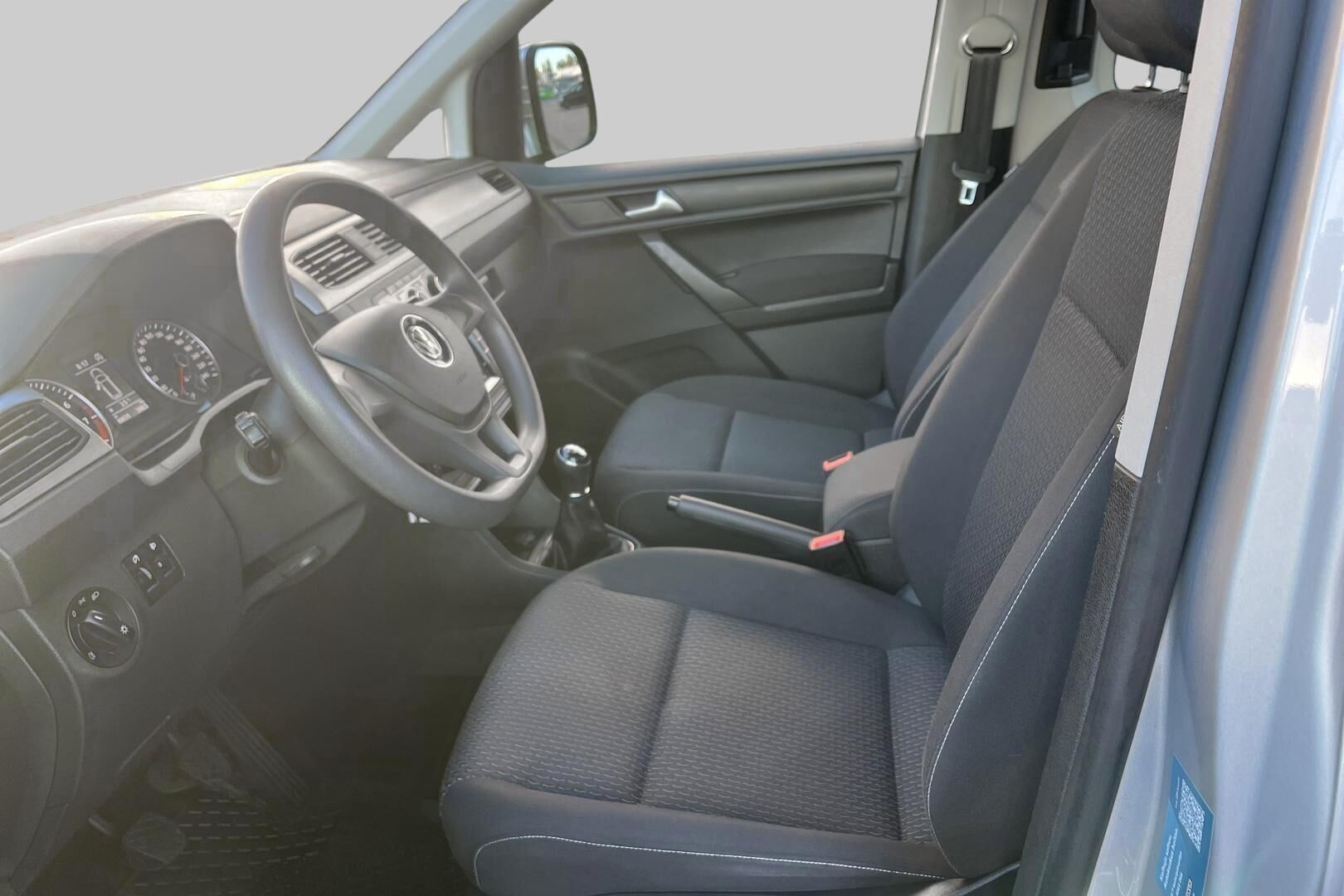 Volkswagen Caddy iso kuva 9
