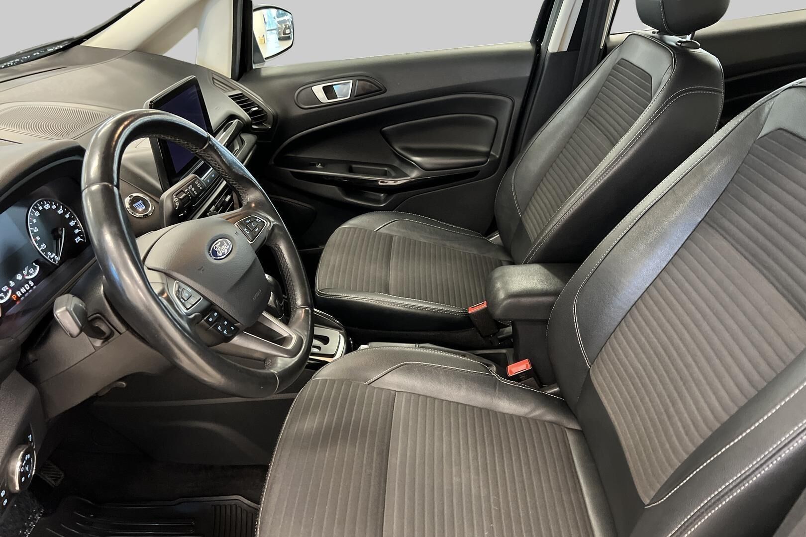 Ford Ecosport iso kuva 9