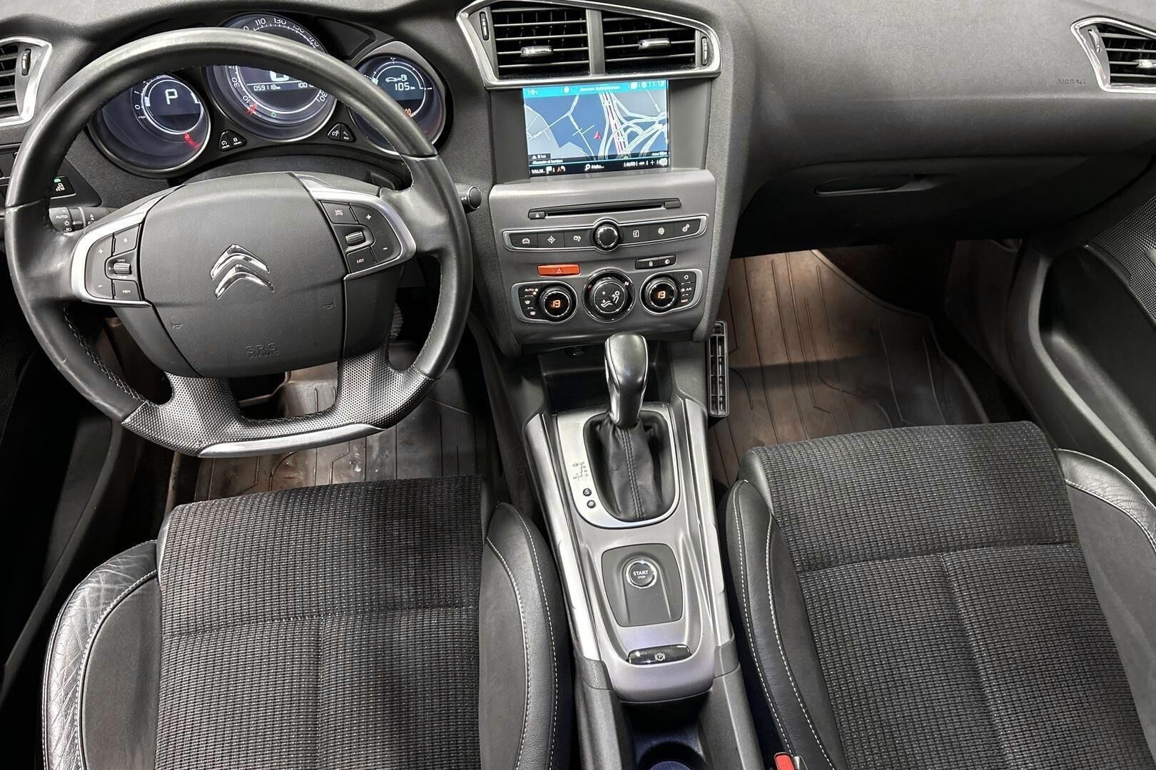 Citroen C4 iso kuva 11