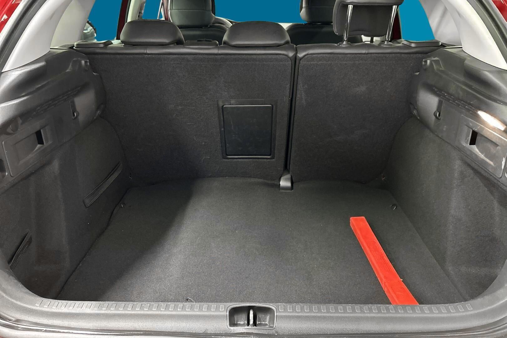 Citroen C4 iso kuva 12