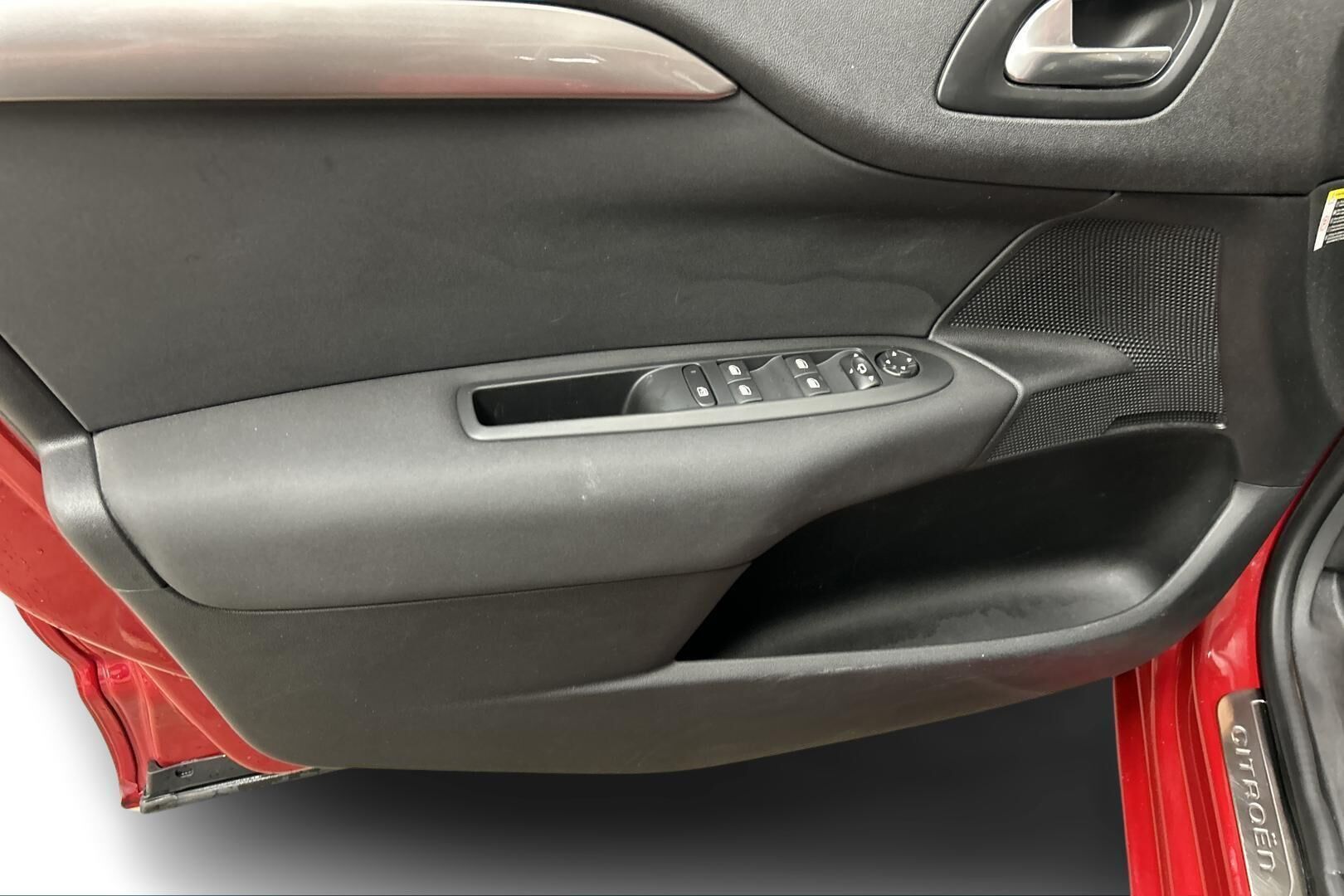 Citroen C4 iso kuva 14