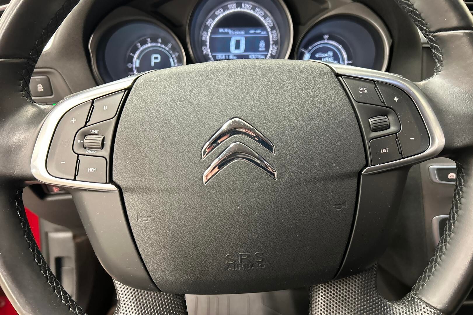 Citroen C4 iso kuva 19