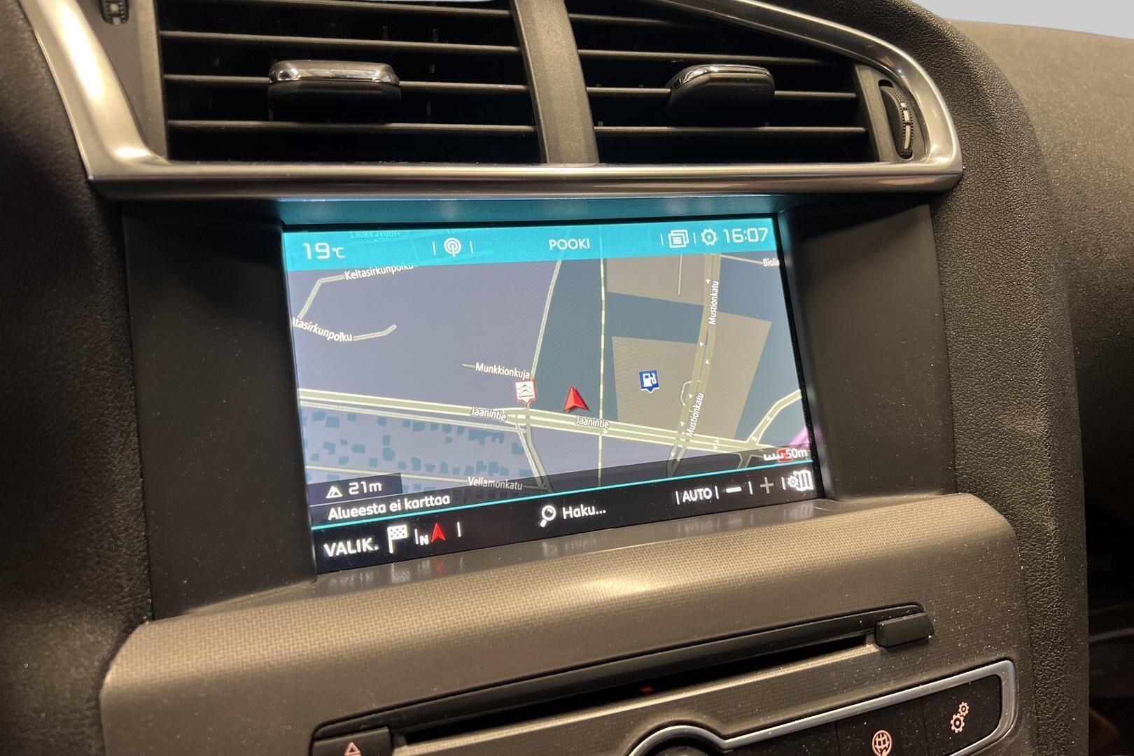 Citroen C4 iso kuva 20